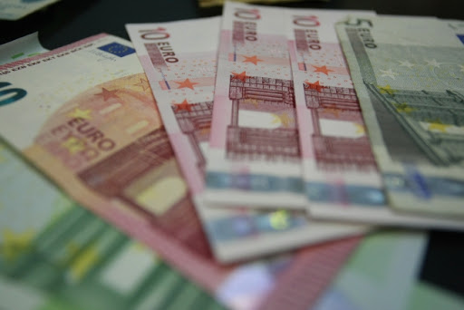 Evro u ponedeljak 117,01 dinar