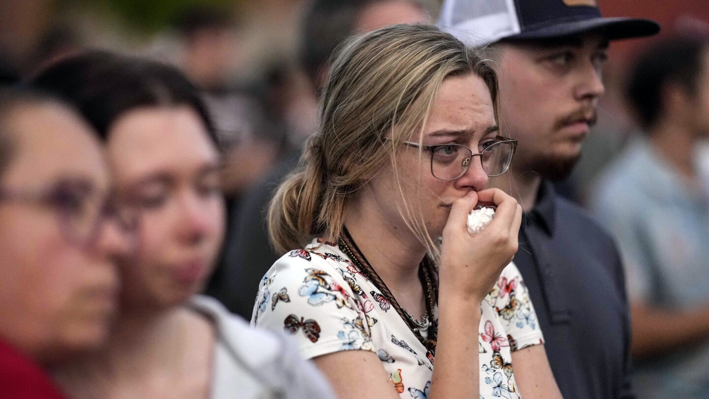 AP PHOTOS: Church services help Georgia residents mourn victims of school shootings