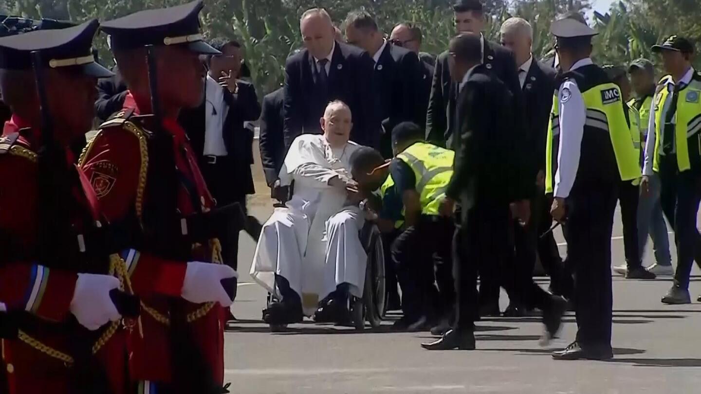 Pope Francis given rousing welcome to East Timor as Asia tour continues | AP News