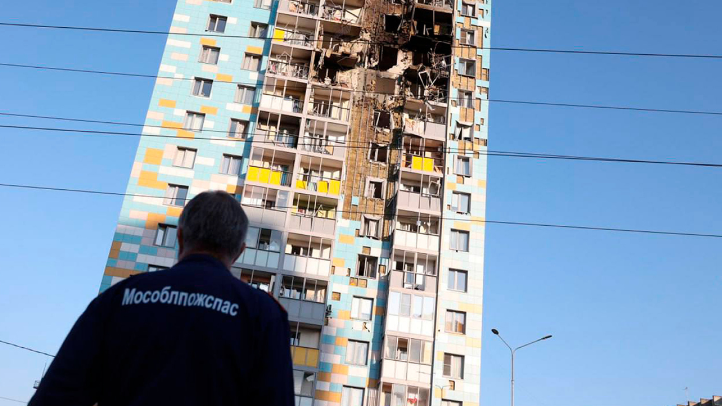 Resident of Russian town hit by Ukrainian drone attack recalls explosions through the night | AP News