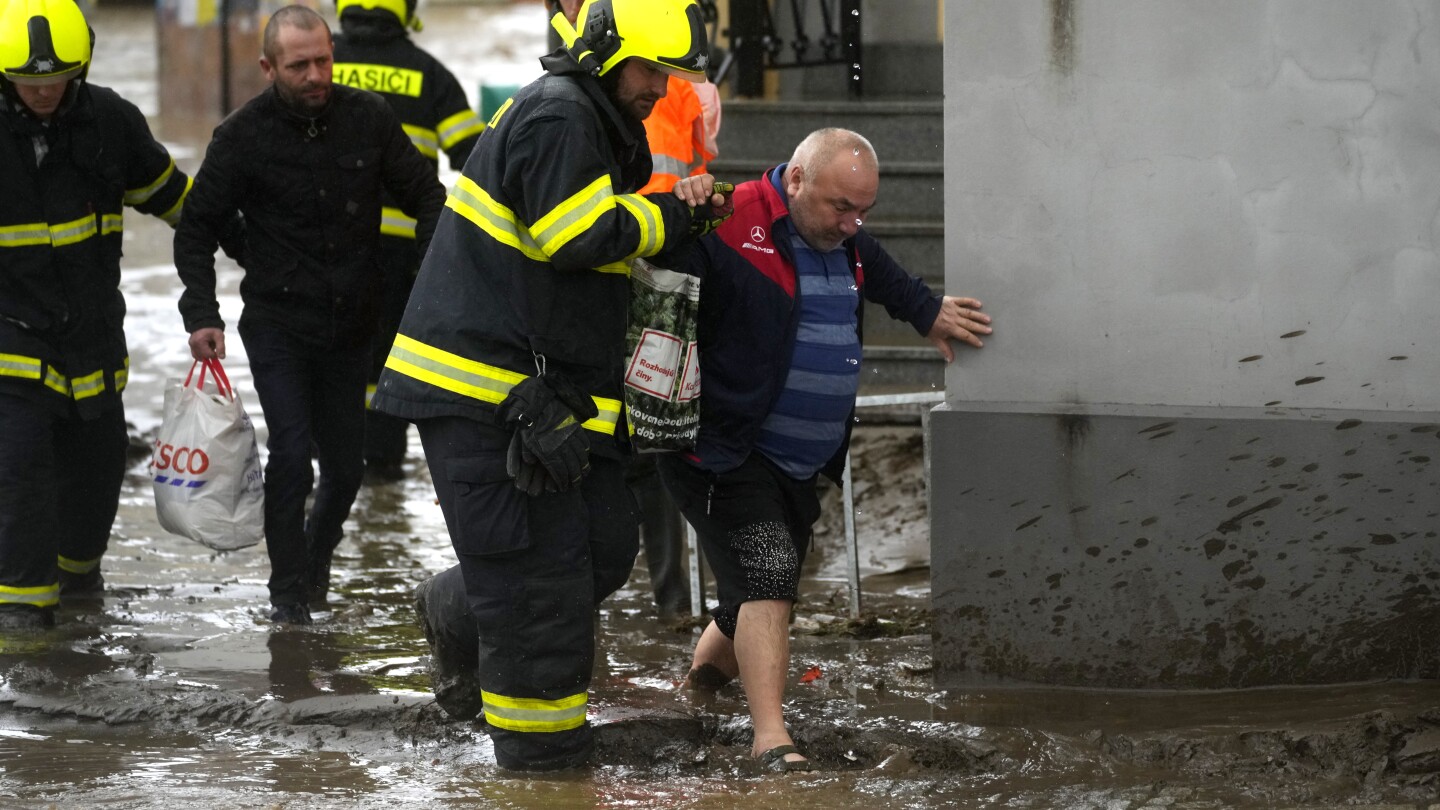 Rising floodwaters trigger evacuations in Czech Republic and Poland