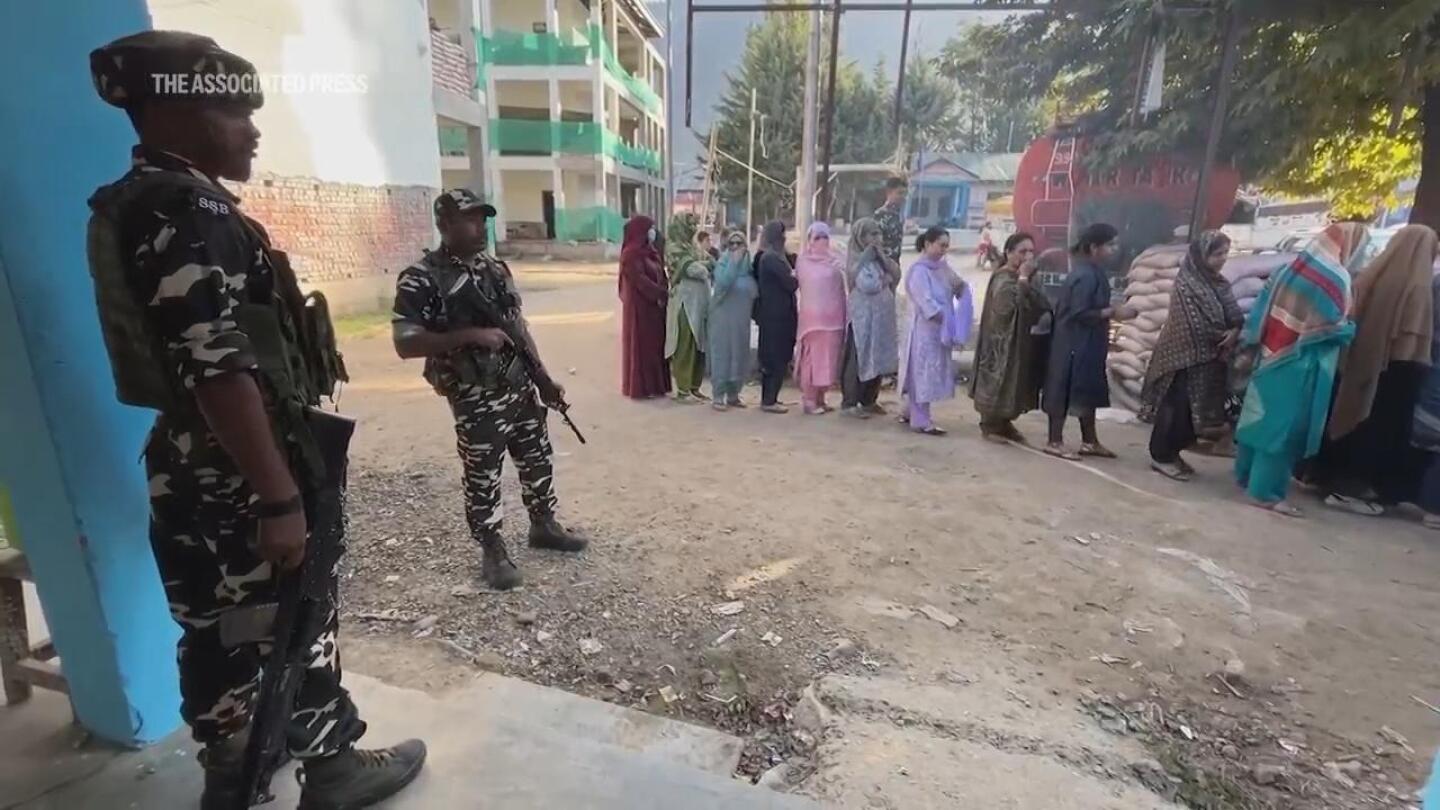 Voters in Indian-controlled Kashmir choose local government for first time since losing autonomy | AP News