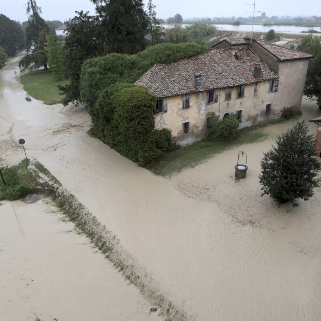 Floods in Central Europe threaten new areas. Heavy rains also flood parts of Italy