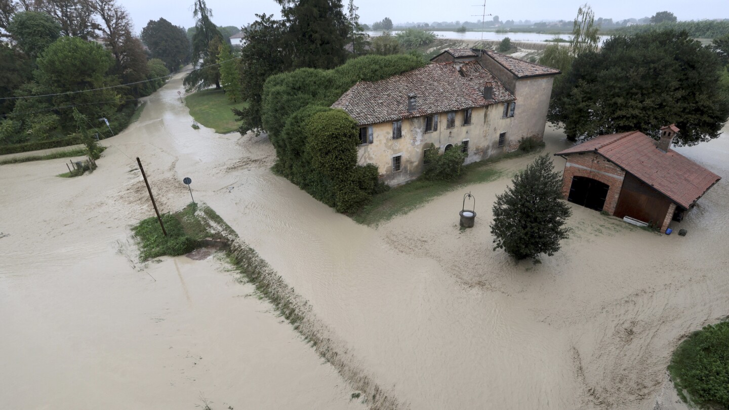 Floods in Central Europe threaten new areas. Heavy rains also flood parts of Italy