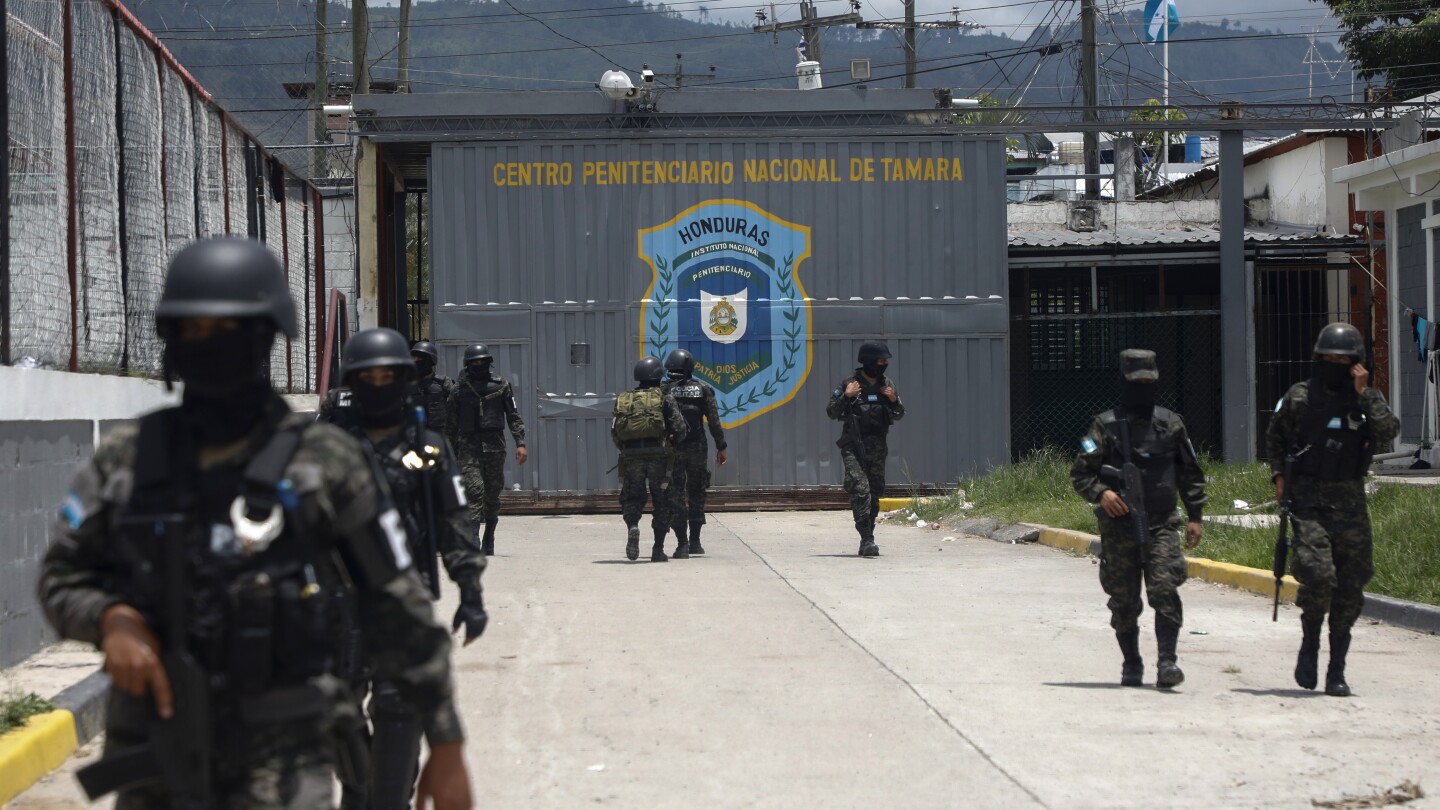 Attempted prison escape in Honduras leaves 2 inmates dead and 3 injured