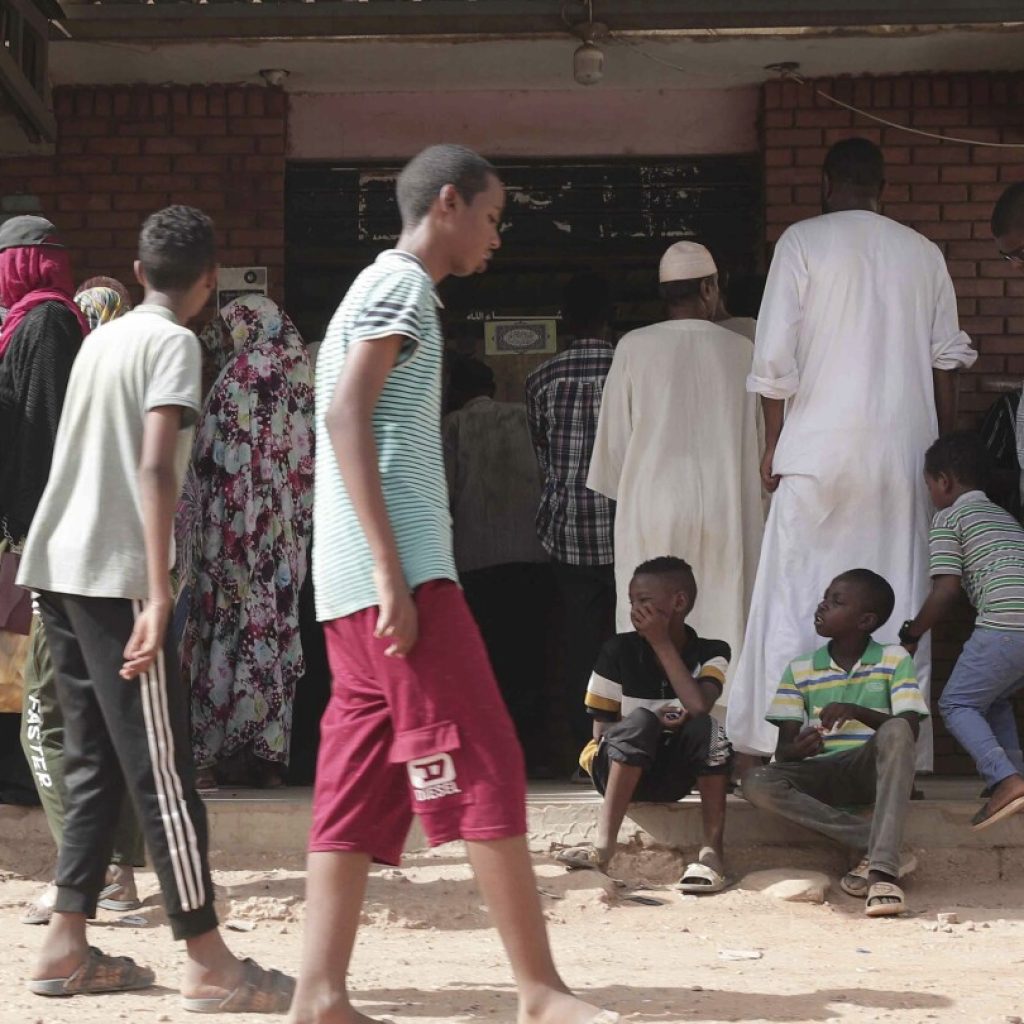 Cholera is spreading in Sudan as fighting between rival generals shows no sign of abating